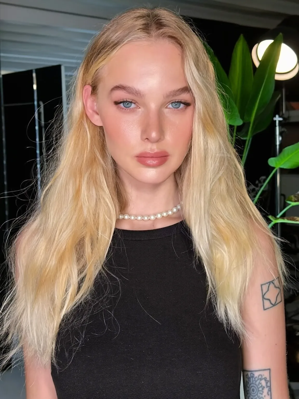 Natural Wavy Sandy Blonde Long Layers